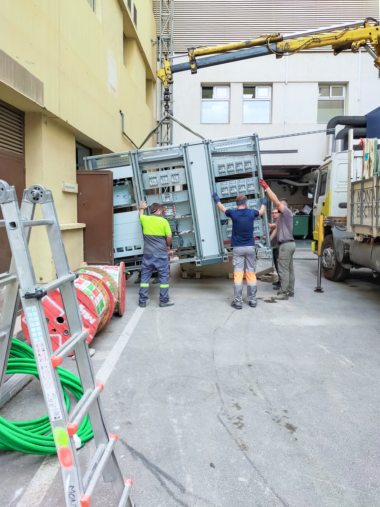 Cambio de CGBT en el Hospital Torrecárdenas MOYA Innovación y Energía