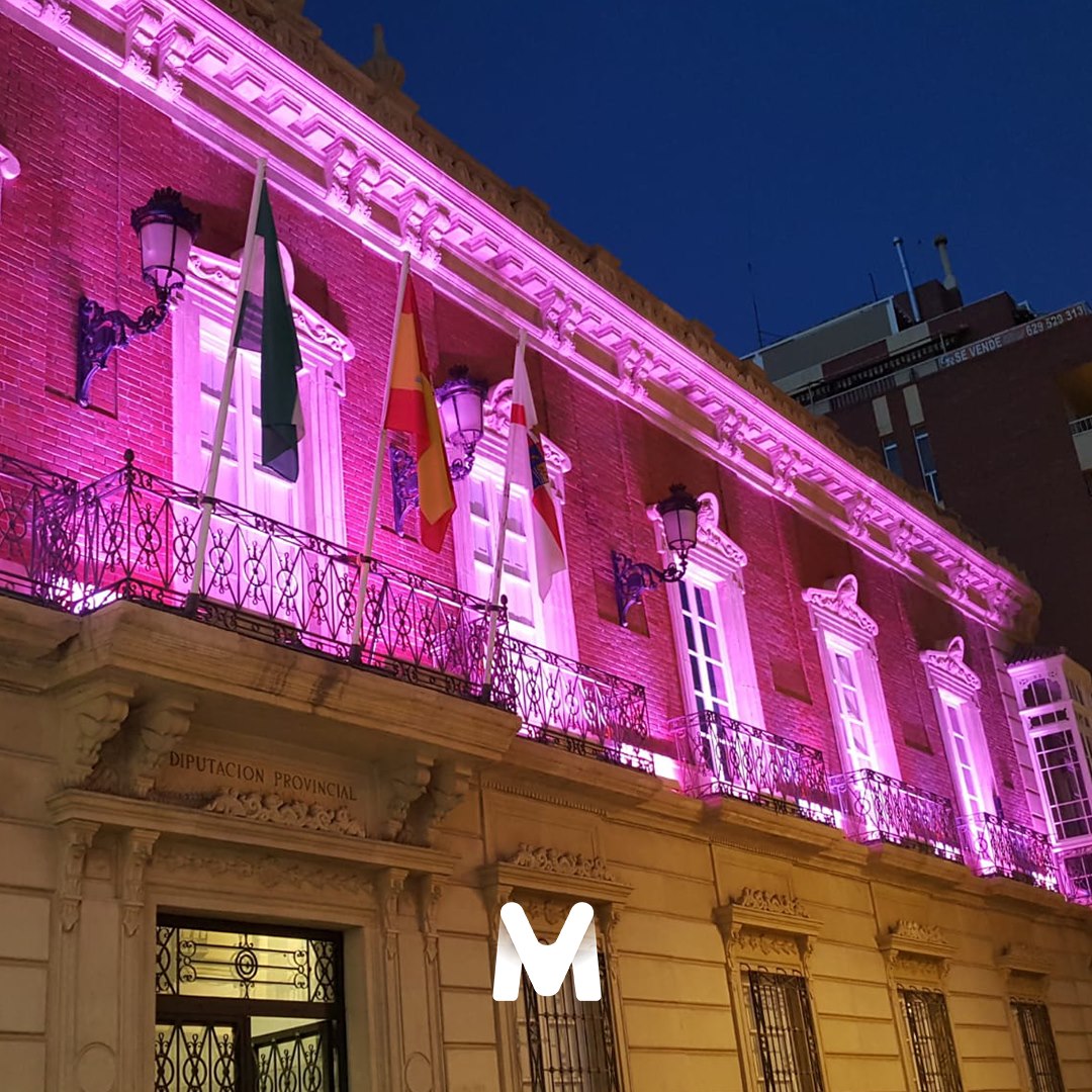 iluminación de la fachada de la Diputación Provincial de Almería
