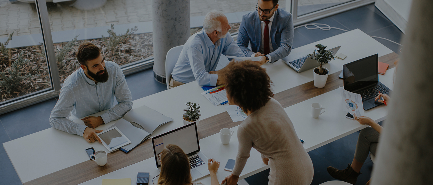 Profesionalidad y cercanía. Estas son las principales características del equipo humano de MOYA Innovación y Energía. Más de 90 profesionales especializados, comprometidos con sus diferentes ámbitos profesionales capaces de afrontar cualquier proyecto.